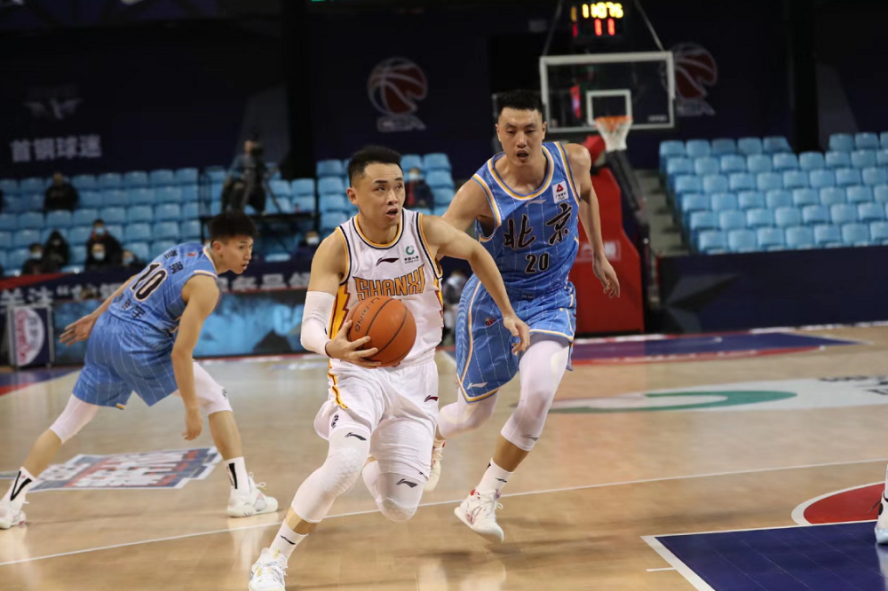 贝博- 网球常规赛上演强强对话，岭北貔貅队强势反弹南城灰熊队，团队配合流畅；黑马成最大惊喜