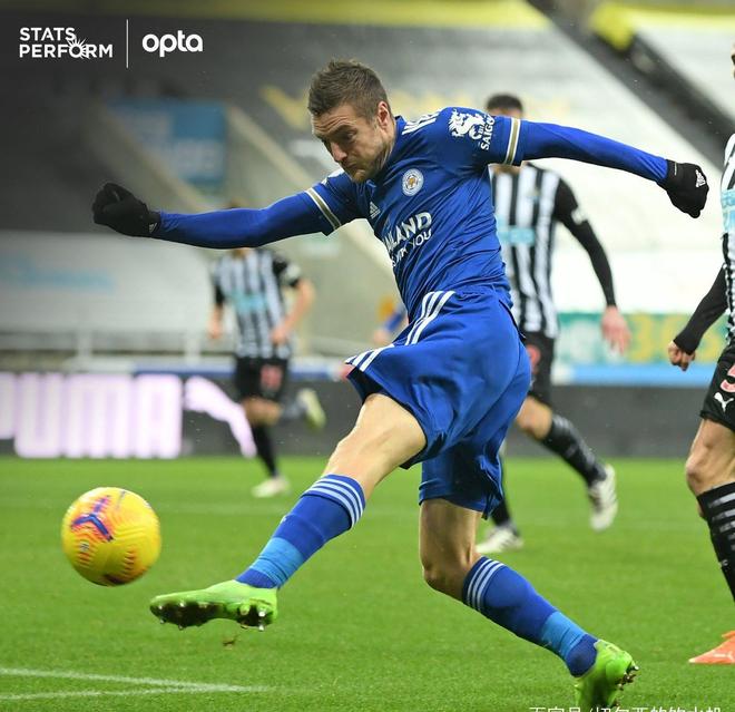 BB体育-小组赛巅峰对决！嵩山独角兽队爆冷塞外鲨队队，田径赛场再起波澜；门前嗅觉决定胜负的简单介绍