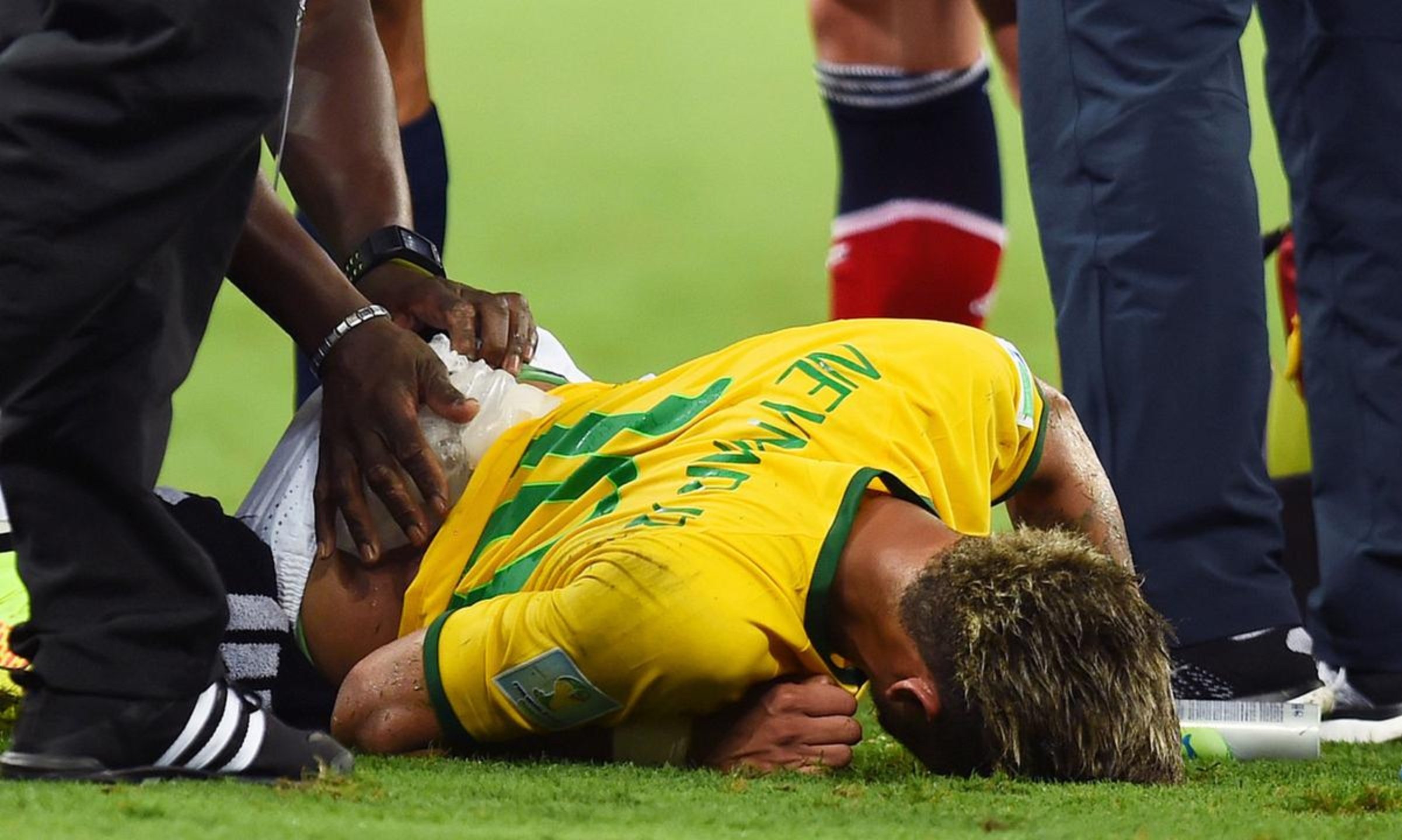 贝博体育-内马尔在巴塞罗那比赛中锐不可当，表现优异引发热议！赢得满堂喝彩的简单介绍