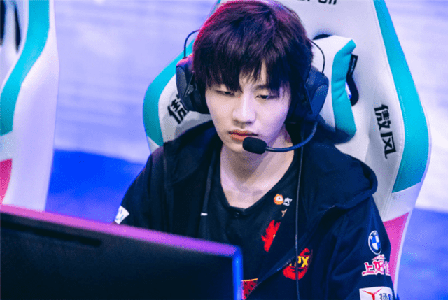 BB体育-包含Doinb新星回归赛场表现惊艳，SKT未来可期！的词条