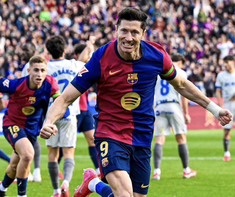 贝博体育- 莱万多夫斯基vs内马尔 